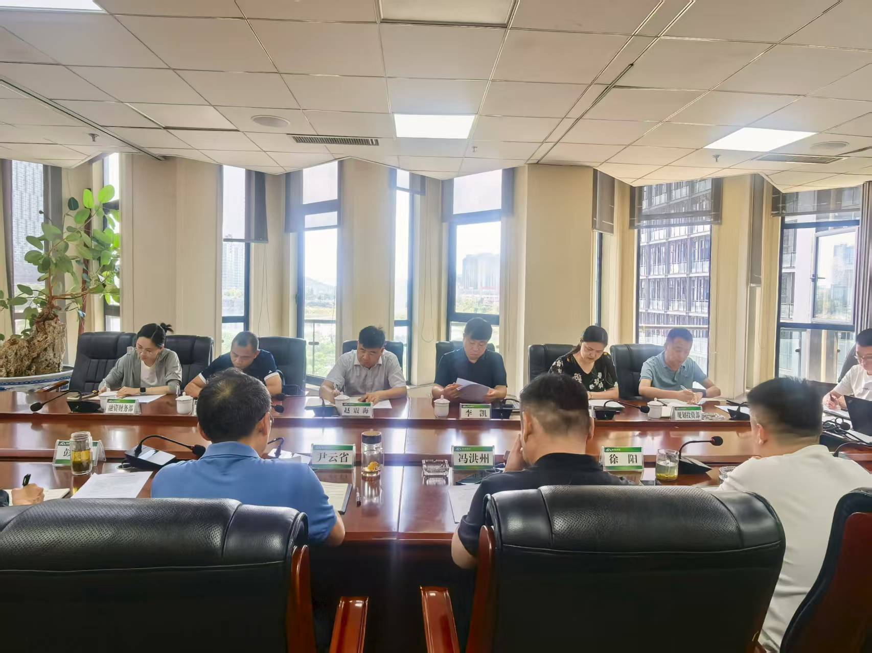 赵震海、李凯一行赴能矿资产公司调研六枝萤石项目推进情况